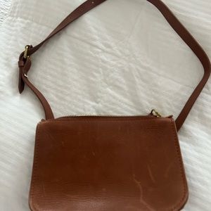 Madewell small cross body. Leather. EUC